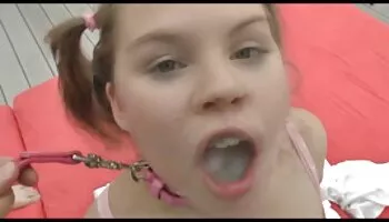 Bukkake Premium - Roxy Lips se traga morenasxxx 51 enormes corridas en el agujero de la gloria