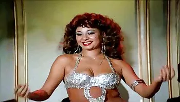 Un tío se folla pono xxx a una puta madura y a una milf