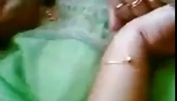 Phat Ass Shemale Babe Bianca Reis extiende sus mejillas videos sexo lesbianas para una máquina de follar