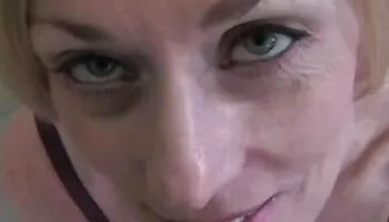 Las xxx parejas traviesas Amira y Hannah Shaw se follan a un par de viejos