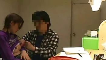 Sin agujeros prohibidos en una orgía caliente con las milfs Leanna Sweet y sexo casero lesbianas Sabrina Rose