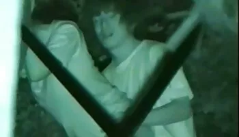 Golpeando al chico de la gorditas xxx piscina