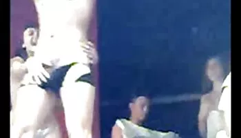 Redonda y serviporno rubias lasciva BBW Moon Baby es follada tontamente por un tipo flaco
