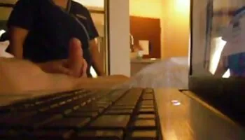 Guapa morena madura está videosponos deseando un poco de anal