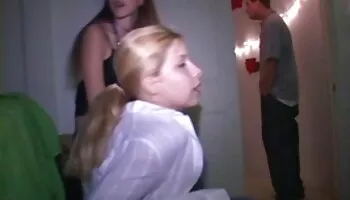 Mamá traviesa follando en videos pirno estilo POV