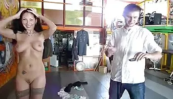 Meciendo el rombo de mi madrastra seeviporno